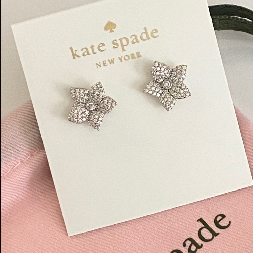 SALE❤️Kate spade flower stud earrings - Picture 3 of 5